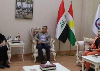 شاندێکی کونسوڵخانه‌ی ئه‌مریکا  سه‌ردانى ده‌سته‌ى ده‌سپاكى ده‌كه‌ن